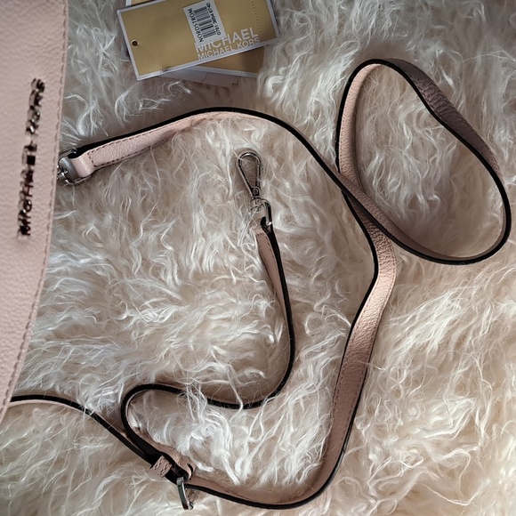 Michael Kors NWTs Bedford Crossbody NWTs - Picture 8 of 17
